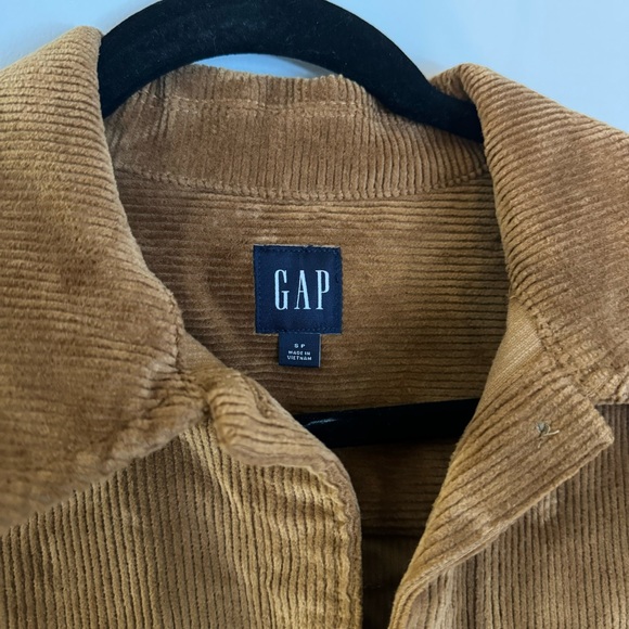 Gap - Corduroy Shacket - Picture 2 of 4